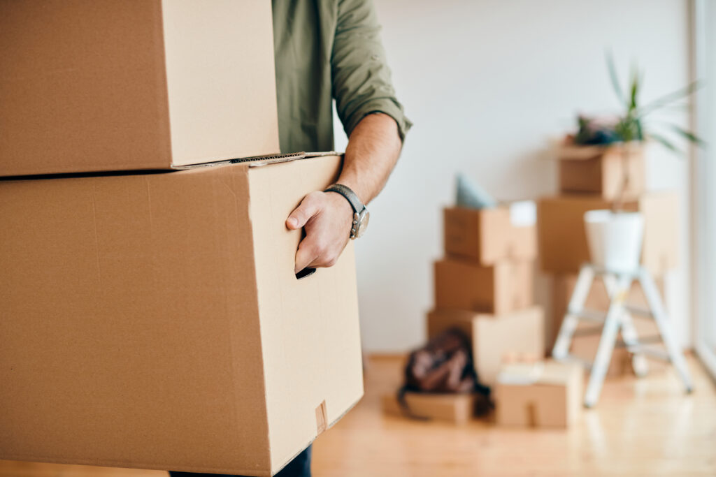 DIY vs Professional Moving Cleanout in Vancouver: Key Things to Know